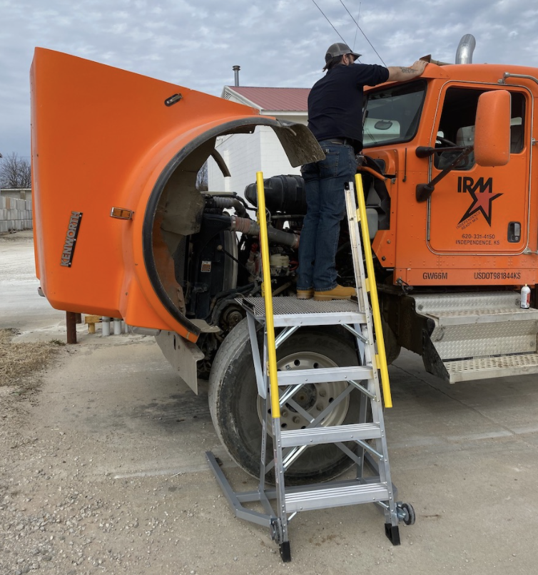 this image shows truck engine repair in Carrum Downs, VIC